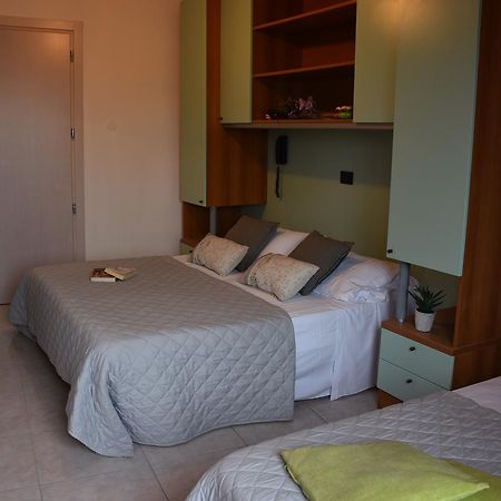 Hotel Gambrinus Ρίμινι Εξωτερικό φωτογραφία
