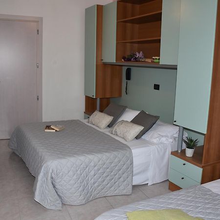 Hotel Gambrinus Ρίμινι Εξωτερικό φωτογραφία
