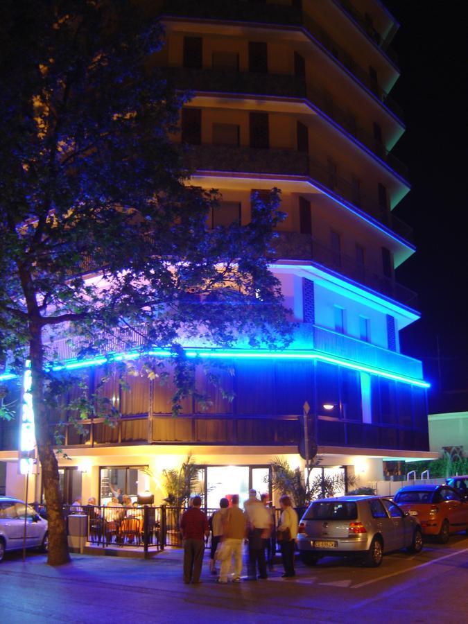 Hotel Gambrinus Ρίμινι Εξωτερικό φωτογραφία