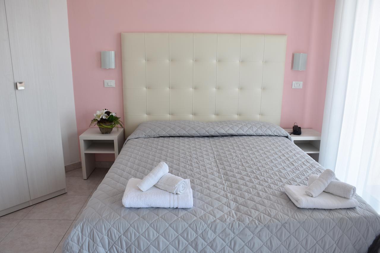 Hotel Gambrinus Ρίμινι Εξωτερικό φωτογραφία