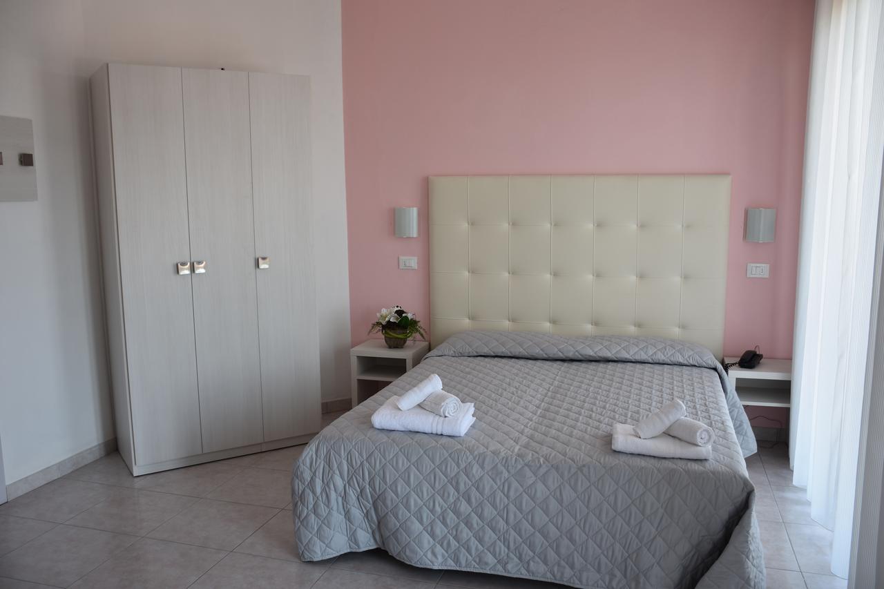 Hotel Gambrinus Ρίμινι Εξωτερικό φωτογραφία