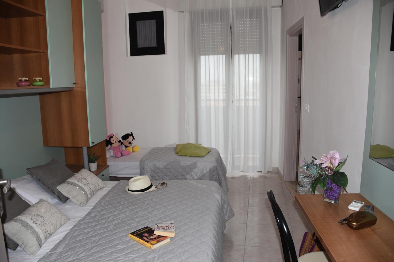 Hotel Gambrinus Ρίμινι Εξωτερικό φωτογραφία