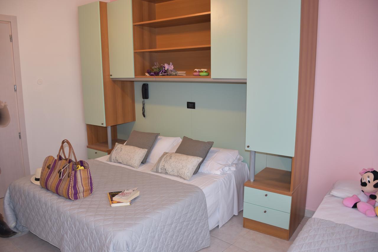 Hotel Gambrinus Ρίμινι Εξωτερικό φωτογραφία