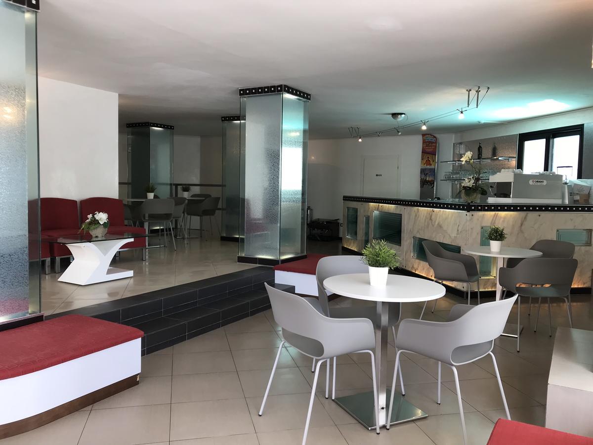 Hotel Gambrinus Ρίμινι Εξωτερικό φωτογραφία