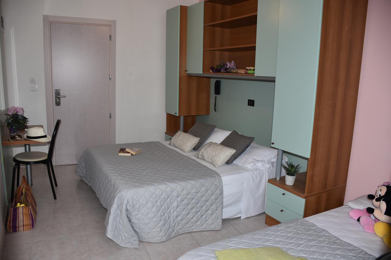 Hotel Gambrinus Ρίμινι Εξωτερικό φωτογραφία
